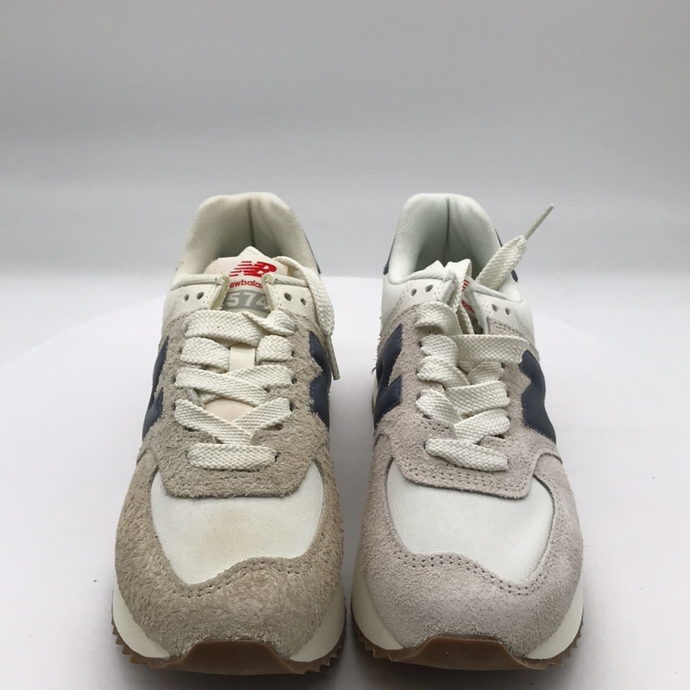 New Balance womens Sneakers size 7 wide US - Picture 2 of 6